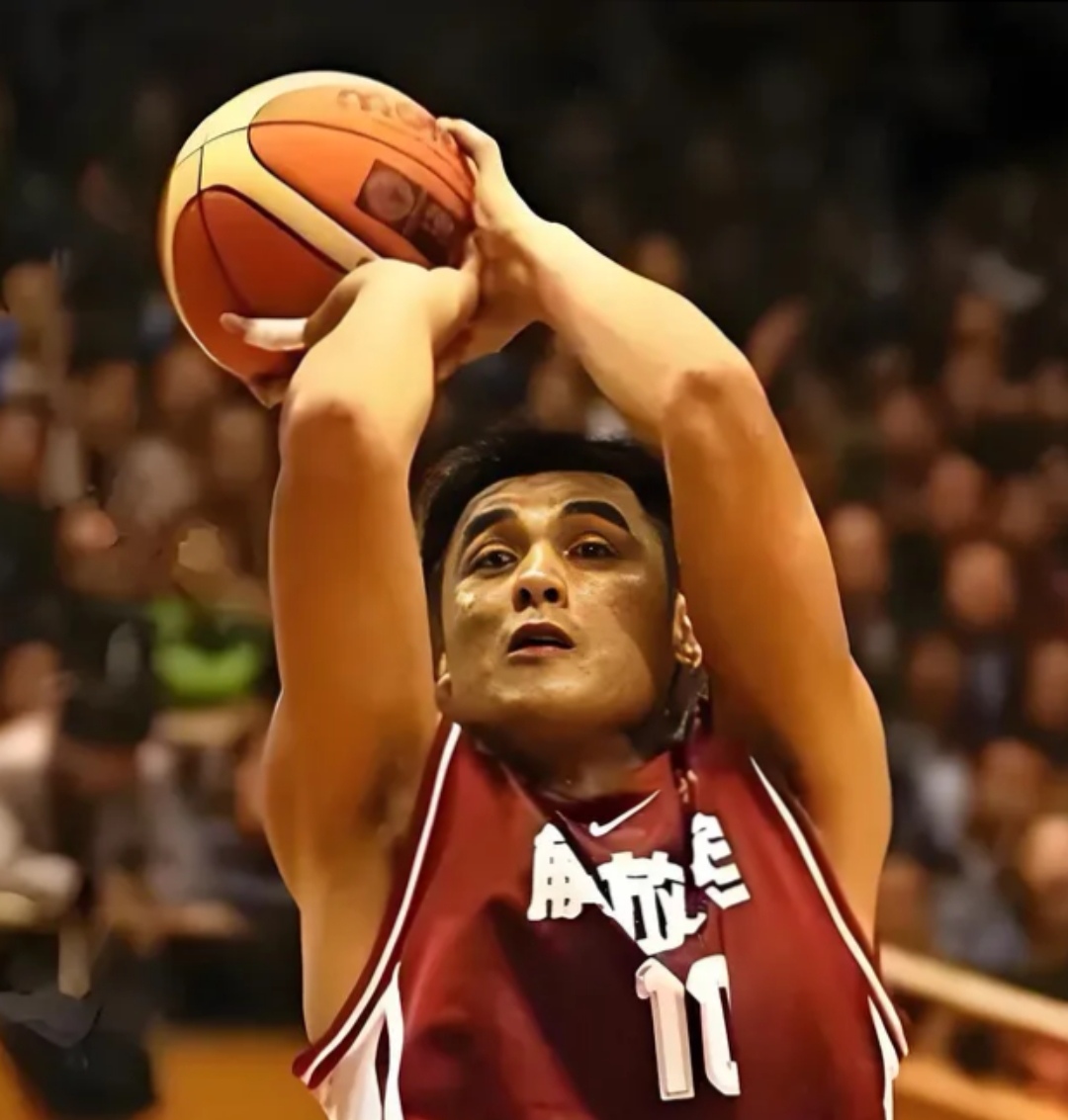 关于篮球明星齐聚赛场，风采不减昔日辉煌的信息