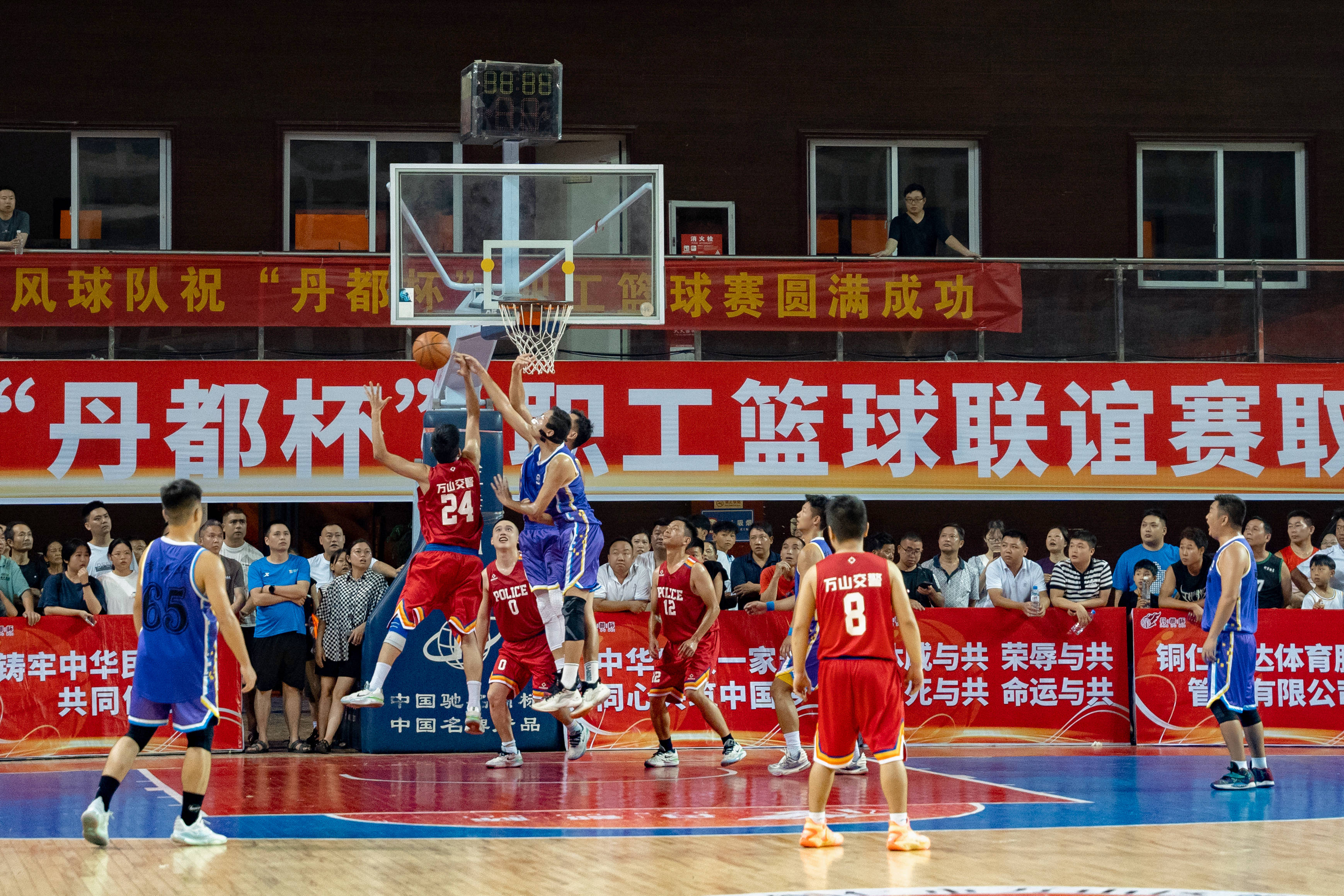 包含篮球新季揭幕，谁将成为最强新星？的词条