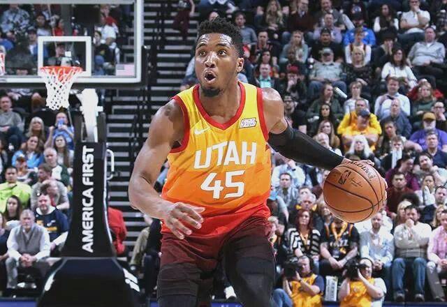 关于爵士队球员成功恢复佳状态，备战下场比赛的信息